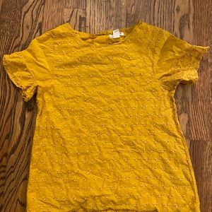 A nice girls t-shirt.